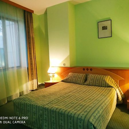 Hotel Expo Tashkent Bagian luar foto
